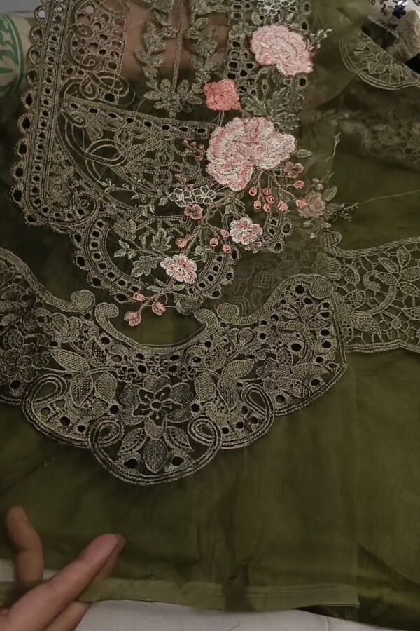 Maria B luxury lawn Dhaani