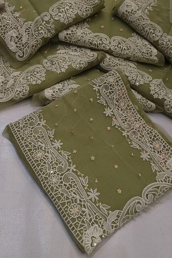 Jazmine Pista luxury lawn