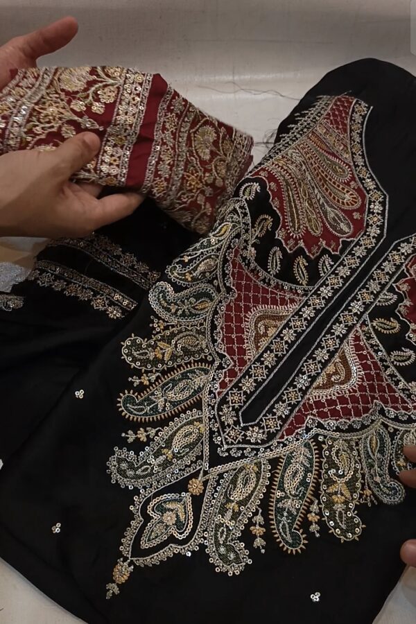 Ethnic kaftan black