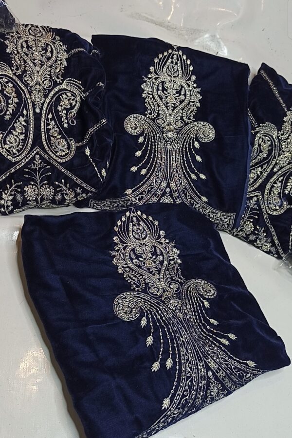 Velvet 3pc with velvet shawl navy hit