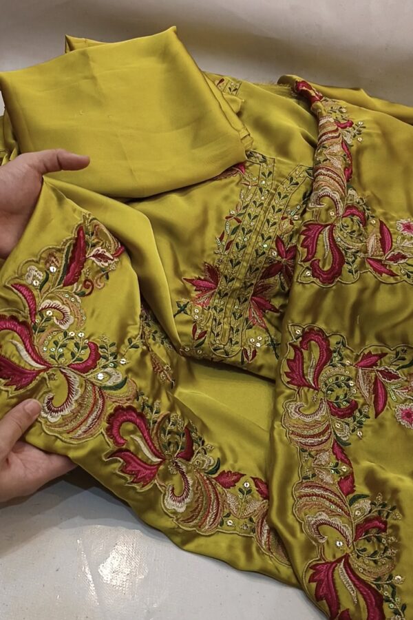 Ethnic Embroidered long shirt Hit